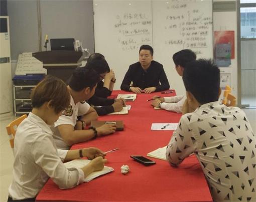 源派走進(jìn)丑小鴨美業(yè)，開(kāi)展微信營(yíng)銷(xiāo)培訓(xùn)